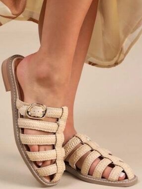 NEW DV by DOLCE VITA Beige Raffia Slide Sandals with Gold Buckle BEIGE SIZE 6.5.